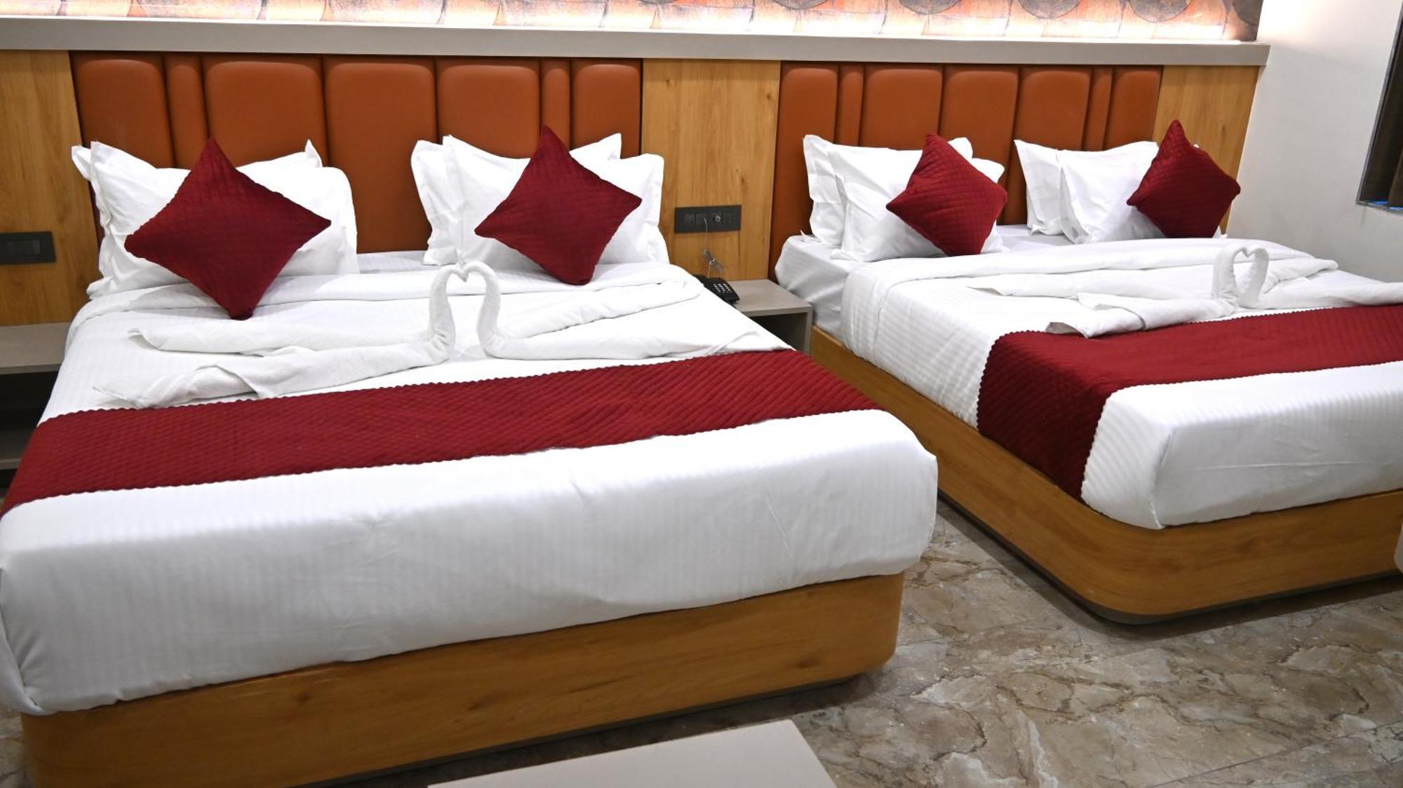 The Sky Comfort Hotel Mahi Dwārka Dış mekan fotoğraf
