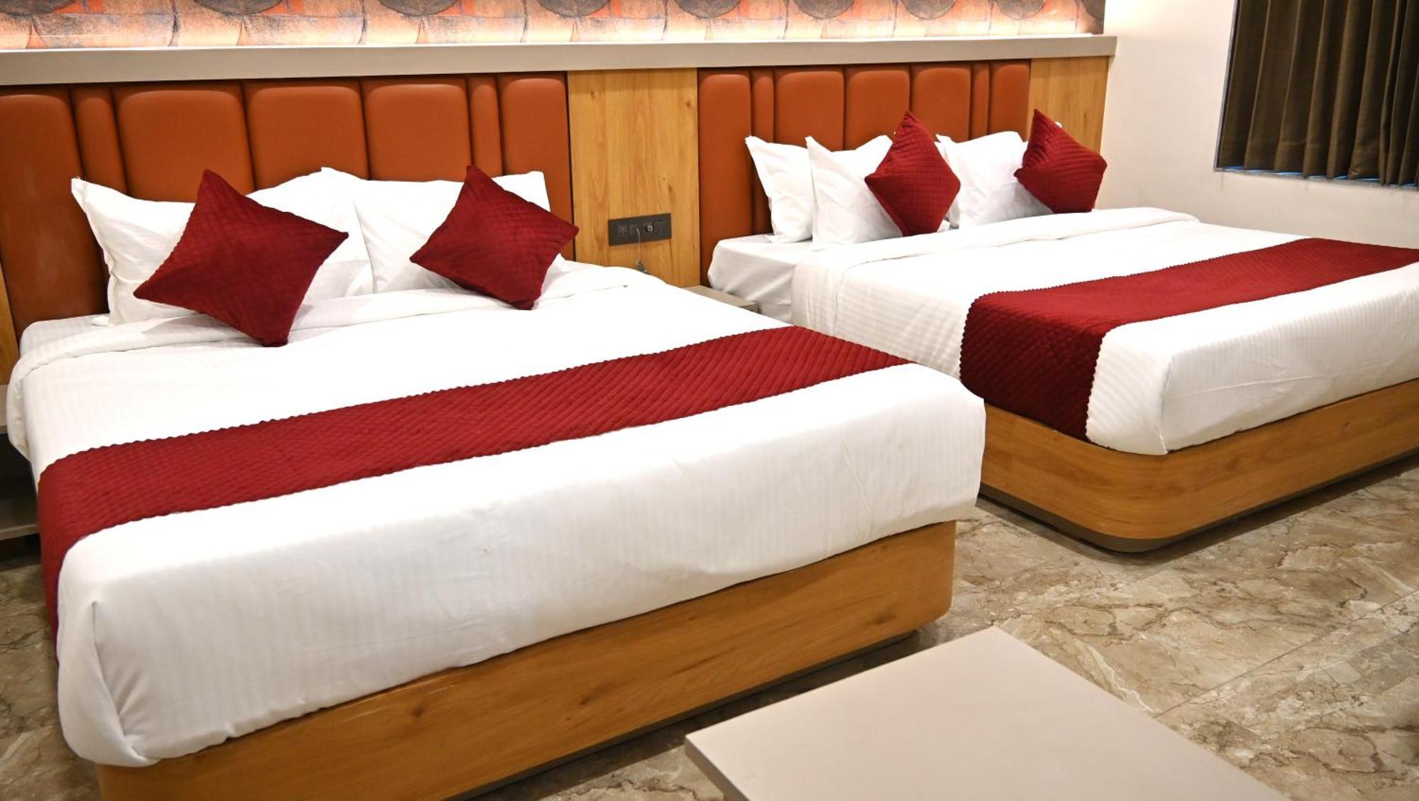 The Sky Comfort Hotel Mahi Dwārka Dış mekan fotoğraf